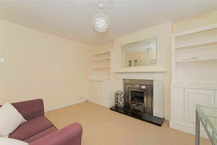1 Bedroom Terraced House To Rent In Cliff Road, Camden, NW1
