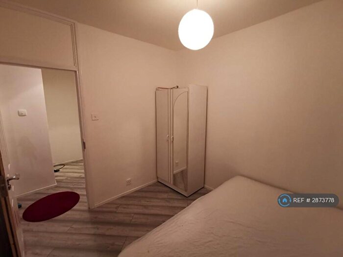 6 Bedroom Flat To Rent In Alton House, London, E3