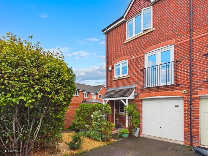 4 Bedroom Town House For Sale In Oswell Road, Shrewsbury, Shropshire, SY2