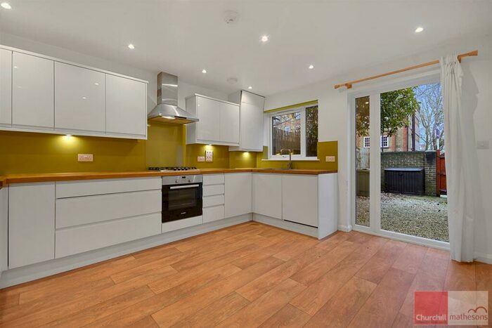 3 Bedroom Terraced House To Rent In Stoughton Close, Kennington, SE11