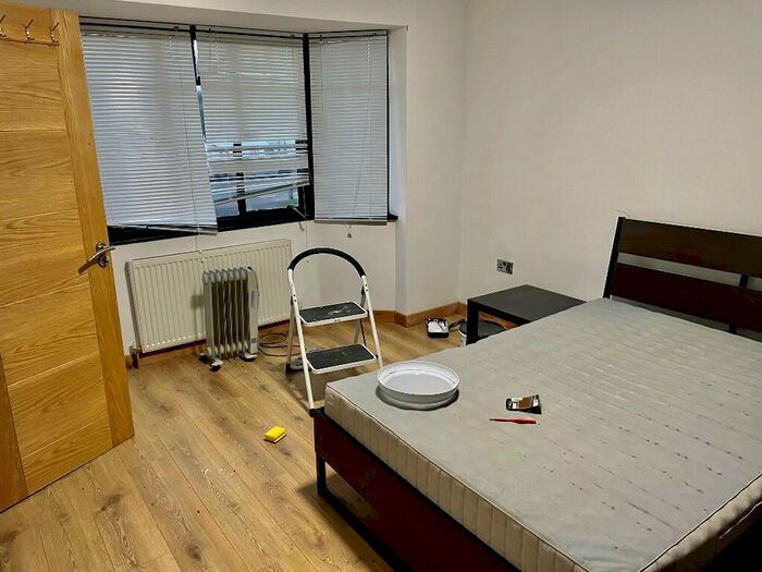 Studio To Rent In Church Lane, London, NW9