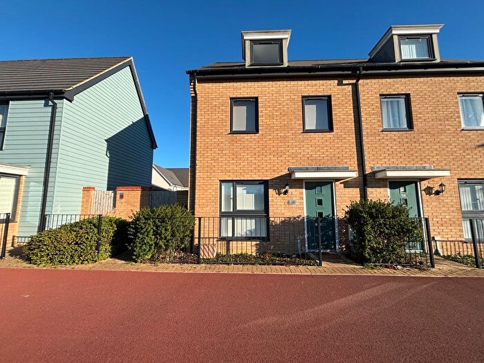 3 Bedroom Semi-Detached House To Rent In Longhorn Drive, Whitehouse, Milton Keynes, MK8