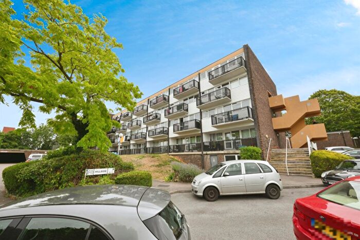 1 Bedroom Apartment For Sale In Hillside, Hoddesdon, EN11