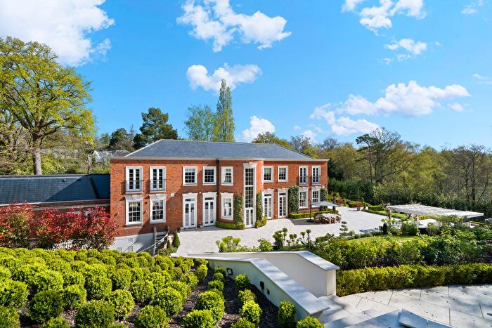 1 Bedroom Country House For Sale In Rodona Road, Weybridge, Surrey, KT13