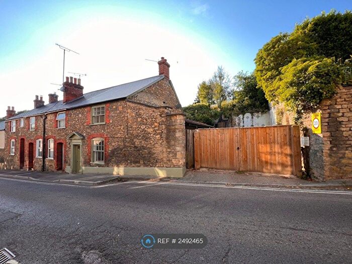 3 Bedroom End Of Terrace House To Rent In High Street, Bruton, BA10