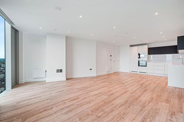 2 Bedroom Apartment To Rent In Silvercroft Street, Manchester, M15