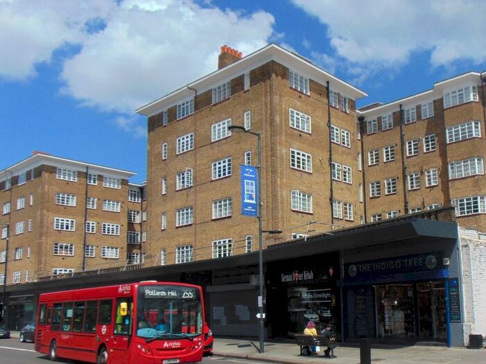 2 Bedroom Flat To Rent In Flat, The High, Streatham High Road, London, SW16