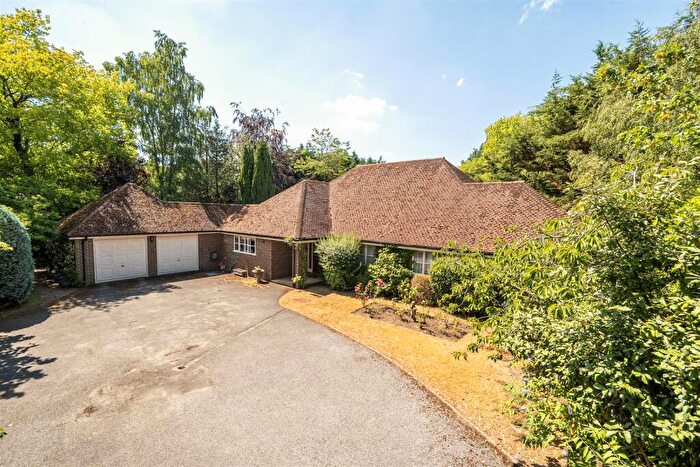 4 Bedroom Detached Bungalow For Sale In Carron Lane, Midhurst, GU29