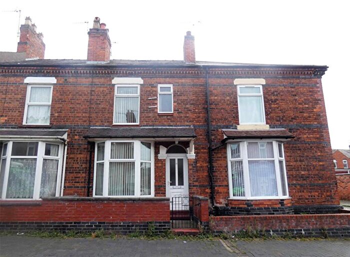 3 Bedroom Terraced House For Sale In West Avenue, Crewe, Cheshire, CW1