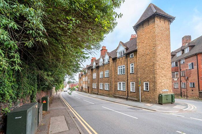 1 Bedroom Flat For Sale In Portsmouth Road, Guildford, , Guildford, GU2