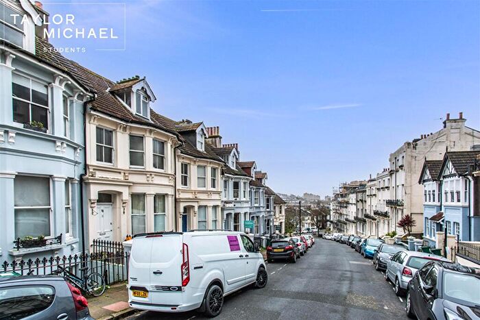 3 Bedroom Maisonette To Rent In Roundhill Crescent, Brighton, BN2