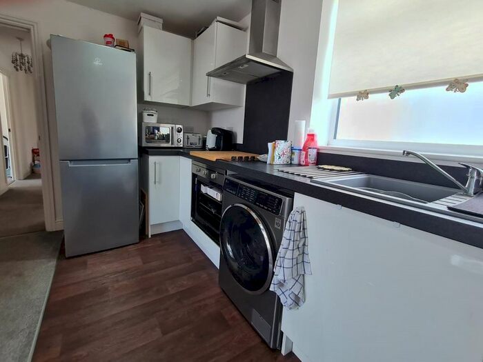 2 Bedroom Flat To Rent In Broad Street, Staple Hill, Bristol, BS16