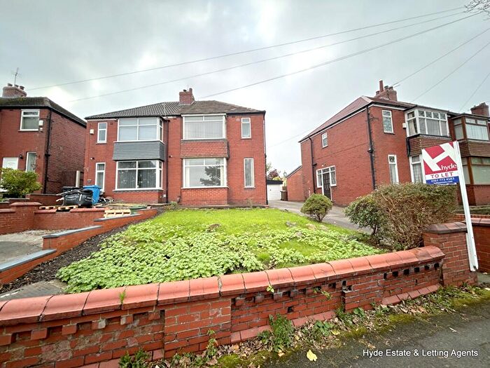2 Bedroom Semi-Detached House To Rent In Buxted Road, Oldham, OL1
