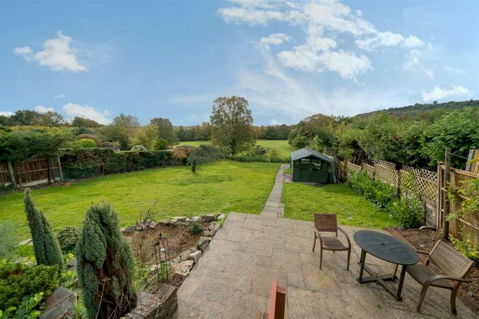 4 Bedroom House To Rent In Pilgrims Way, Westhumble, Dorking, RH5