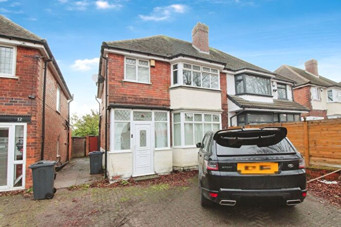 3 Bedroom Semi Detached House For Sale In Croft Road, Birmingham, West Midlands, B26
