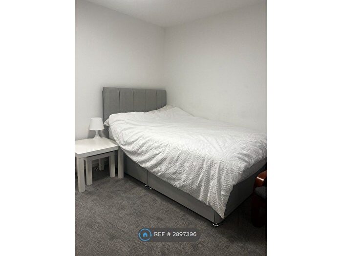 Studio To Rent In Goldney Road, Camberley, GU15