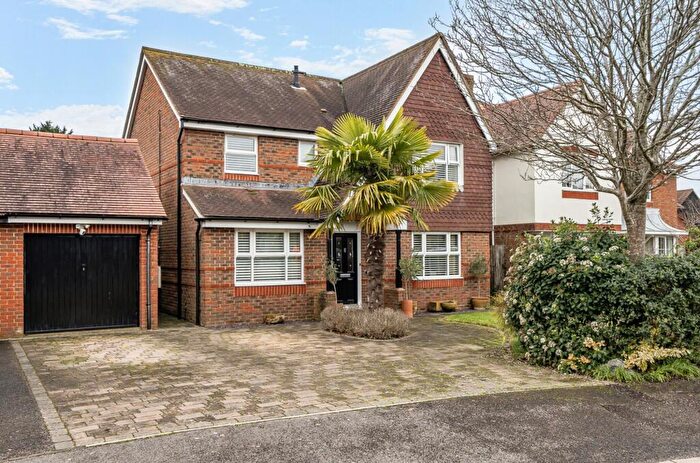 4 Bedroom Detached House For Sale In Cranham Avenue, Billingshurst, RH14