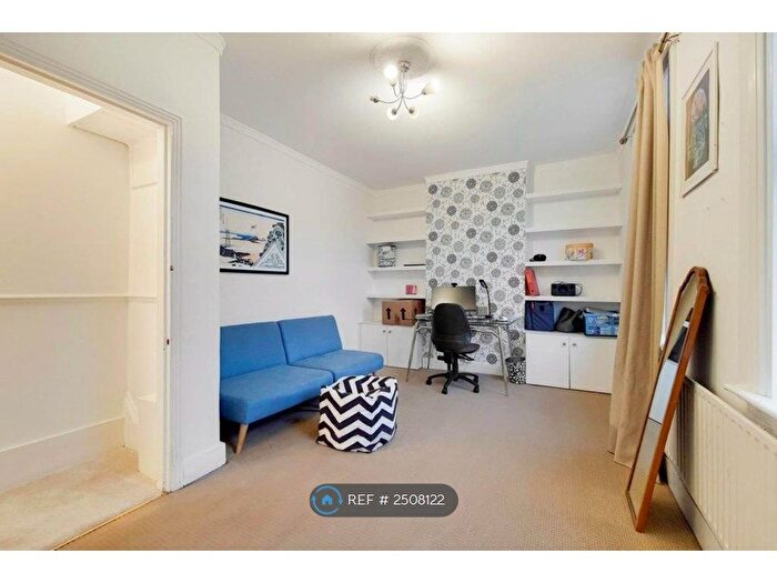 1 Bedroom Flat To Rent In Sladedale Road, London, SE18