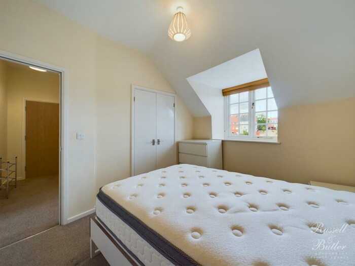 1 Bedroom Flat To Rent In Cobham Mews, West Street, Buckingham, MK18