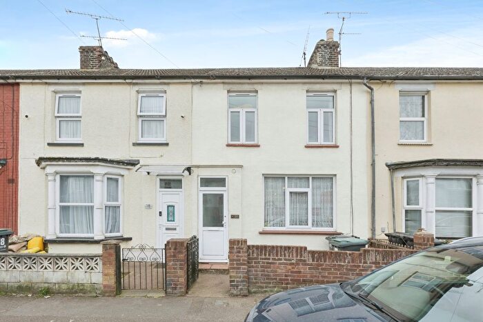 3 Bedroom Terraced House For Sale In Waterton Avenue, Gravesend, Kent, DA12