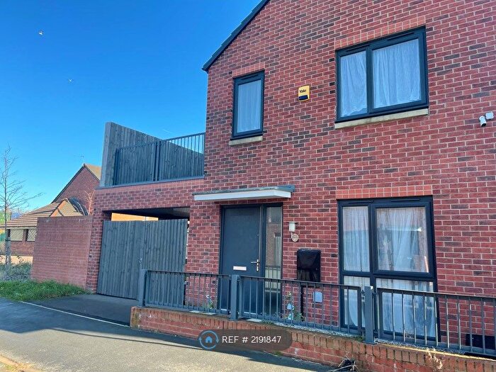 2 Bedroom Semi-Detached House To Rent In Silverdale Street, Manchester, M11