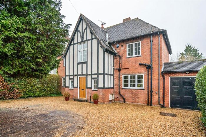 4 Bedroom Semi Detached House To Rent In Station Road, Dorridge, Solihull, B93