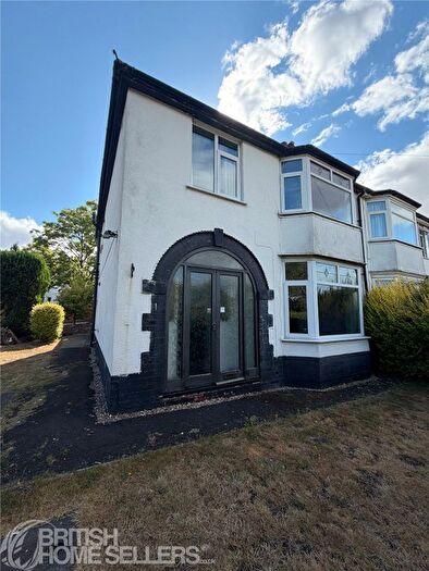 3 Bedroom Semi Detached House For Sale In Hoo Road, Kidderminster, Worcestershire, DY10