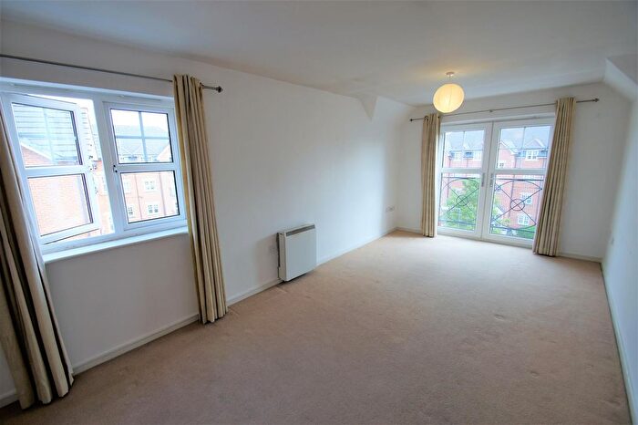 2 Bedroom Flat To Rent In The Quadrant, East Didsbury, M19