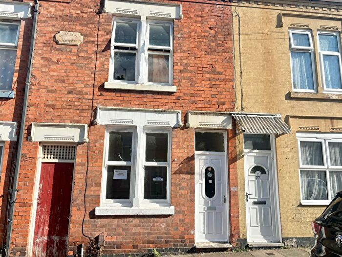 2 Bedroom Terraced House To Rent In Farringdon Street, Leicester, LE5