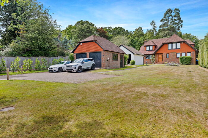 4 Bedroom Detached House For Sale In Herons Lea, Domewood, RH10