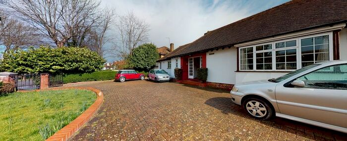 4 Bedroom Bungalow To Rent In Pampisford Road, South Croydon, Surrey, CR2