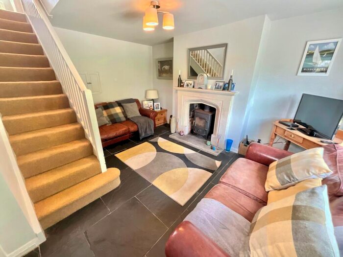 3 Bedroom Cottage For Sale In Copmere End, Stafford, ST21