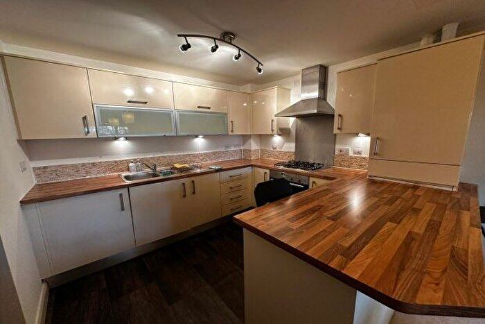 2 Bedroom Flat To Rent In Lawnhurst Avenue, Manchester, M23