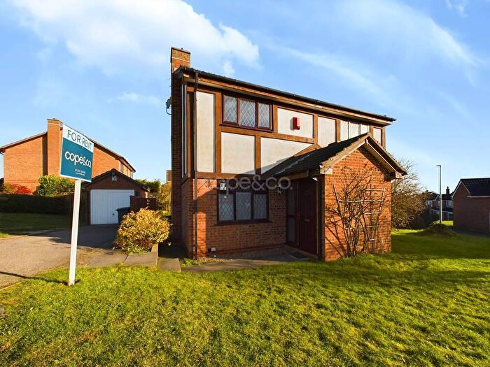 3 Bedroom Detached House To Rent In Genista Close, Burton-On-Trent, Staffordshire, DE15