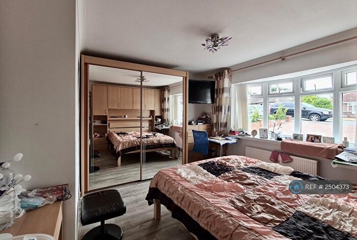 4 Bedroom Semi-Detached House To Rent In Inchbrook Road, Kenilworth, CV8