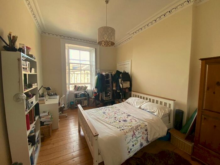 3 Bedroom Flat To Rent In Sciennes Road, Sciennes, Edinburgh, EH9