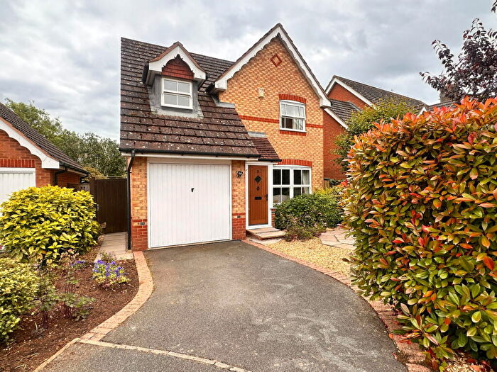 3 Bedroom Detached House For Sale In Tabberer Close, Oakham, LE15