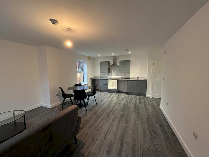 2 Bedroom Flat To Rent In Swan House, Swan Street, Ashton-Under-Lyne, OL6