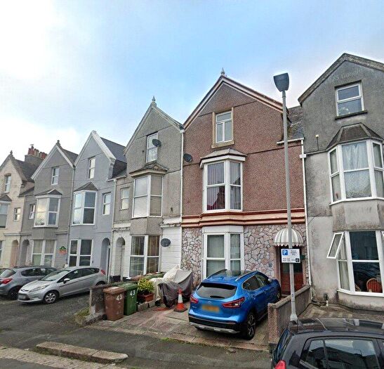 2 Bedroom Flat To Rent In Headland Park, Plymouth, Devon, PL4