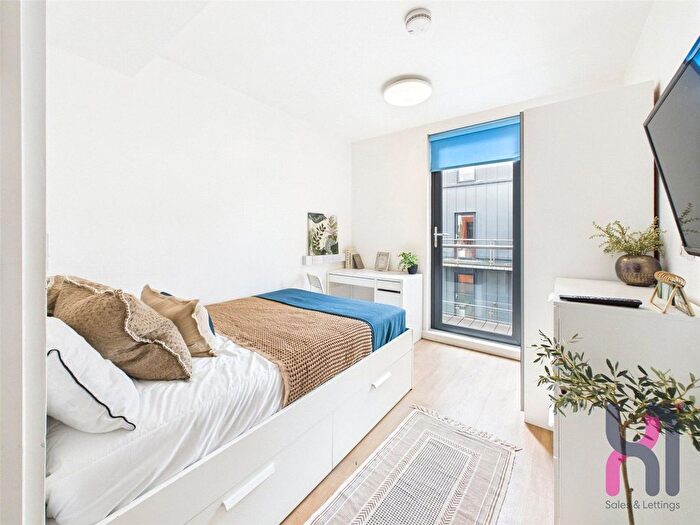 Studio To Rent In Chapel Street, Salford, M3