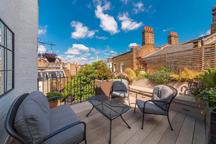 3 Bedroom Apartment To Rent In Birchfield Street, London, E14