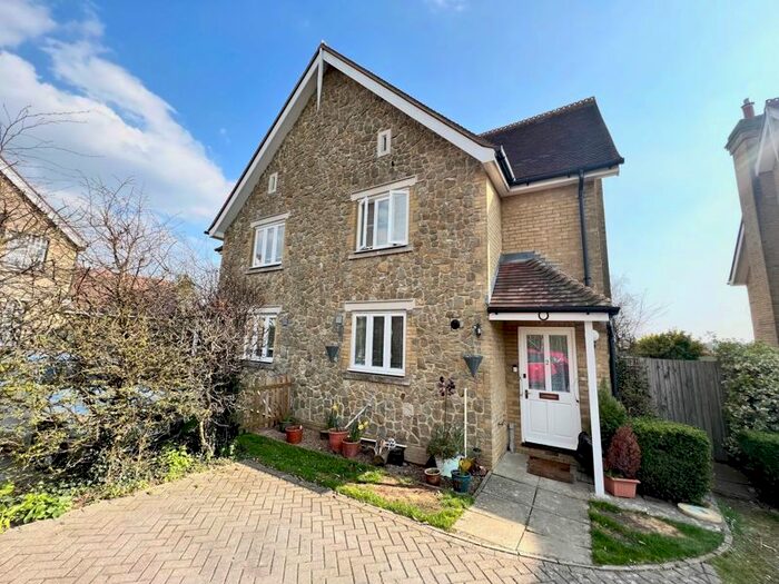 3 Bedroom Semi-Detached House To Rent In Ryarsh Road, West Malling, ME19