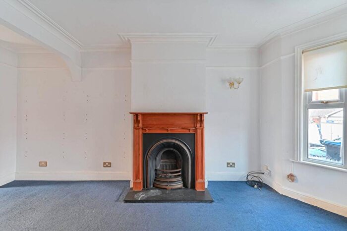 2 Bedroom Terraced House For Sale In Holmesdale Road, South Norwood, London, SE25