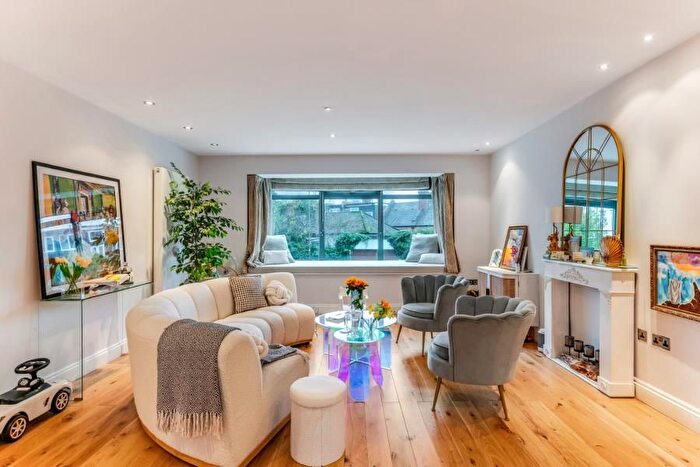 4 Bedroom Property To Rent In Ridge Road, Childs Hill, NW2