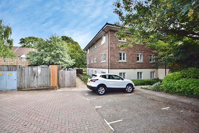 2 Bedroom Flat For Sale In Westborough Mews, Maidstone, ME16
