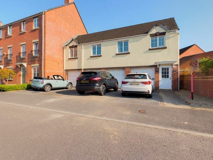 2 Bedroom Flat To Rent In Erw Werdd, Birchgrove, Swansea, SA7