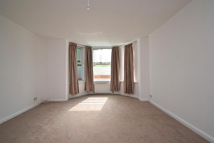 1 Bedroom Flat To Rent In St Leonards, East Sussex, TN38