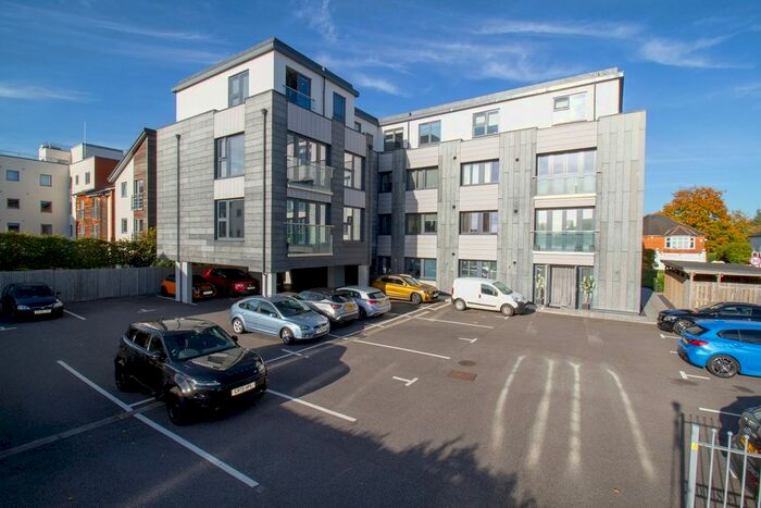 2 Bedroom Flat To Rent In Kings Road, Fleet, GU51