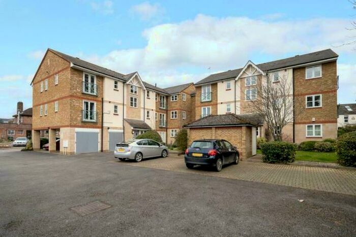 2 Bedroom Apartment To Rent In Clevedon House, Marston, OX3