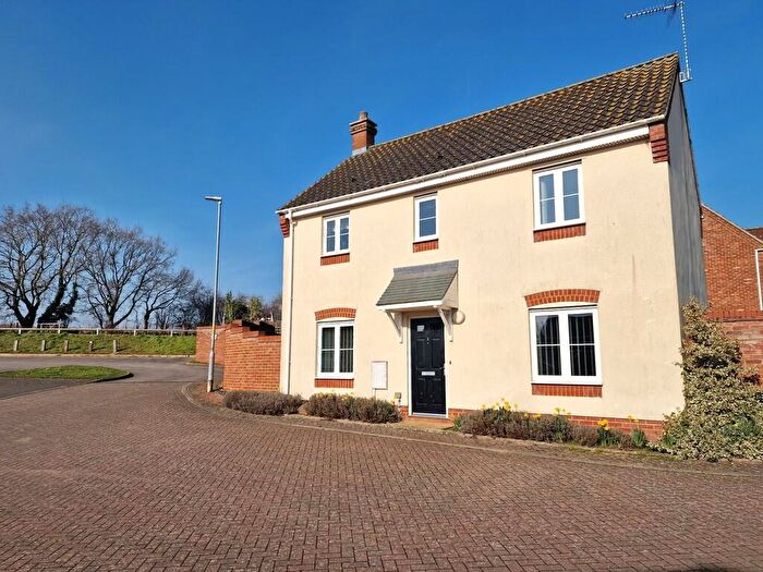 3 Bedroom Detached House For Sale In Grebe Drive, Chedgrave, NR14